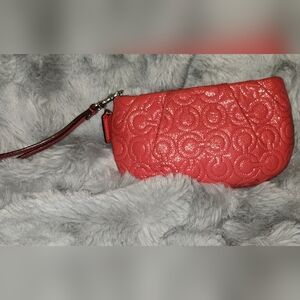 Vintage Coach Coral Op Art Quilted Patent Leather Wristlet